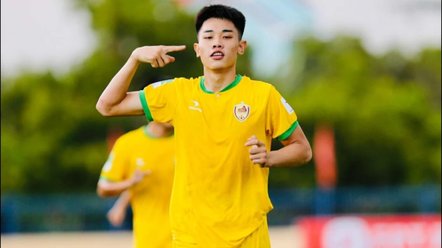 Đang chấn thương, Đình Bắc bất ngờ có tên dự HPL cùng đội phủi xứ Nghệ