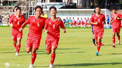 Việt Nam đại thắng với tỷ số không tưởng ở giải U16 Đông Nam Á, đối thủ phải thở oxy vì không chịu nổi nhiệt