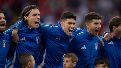 Biến tấu cùng EURO: Xua đám mây mù che phủ sắc Thiên thanh