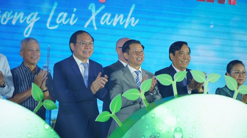 Vingroup phát động chiến dịch "Mãnh liệt tinh thần Việt Nam - Vì tương lai Xanh"