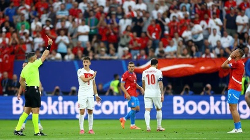 CĐV Séc tin vào tương lai đội nhà dù bị loại ở EURO 2024