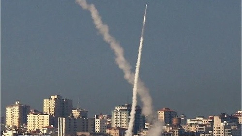 Hàng loạt rocket, tên lửa từ Liban phóng sang Israel trong đêm