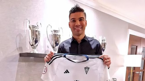 Casemiro trình làng đội bóng mới ở Tây Ban Nha sau mùa giải đáng thất vọng tại MU