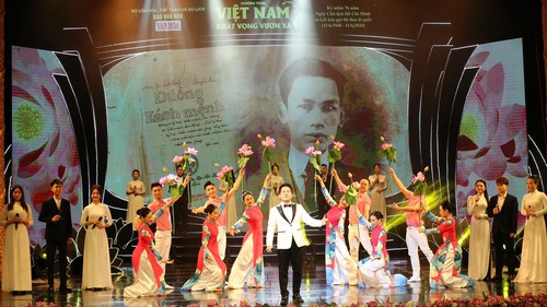 Dấu ấn chương trình nghệ thuật "Việt Nam - Khát vọng vươn xa"