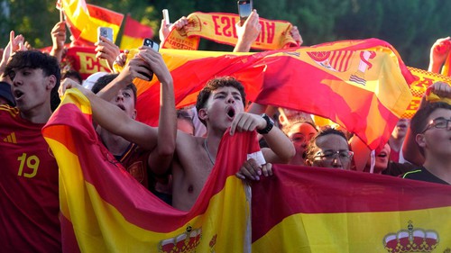 CĐV Tây Ban Nha: Chúng ta đến Berlin 