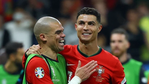 Tin nóng EURO 2/7: Ronaldo xác nhận kỳ EURO cuối cùng trong sự nghiệp, ĐT Pháp thiệt quân