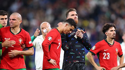Ronaldo quyết định kỳ lạ, tạo lợi thế cho Pháp trong loạt sút luân lưu?