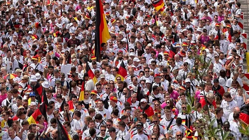 BLV Anh Ngọc: CĐV Đức và Tây Ban Nha hâm nóng chung kết sớm EURO 2024