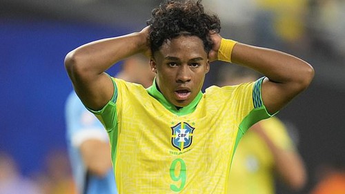 Fan không tin nổi với đường chuyền thành công duy nhất của sao trẻ Real Madrid trong trận Brazil thua Uruguay