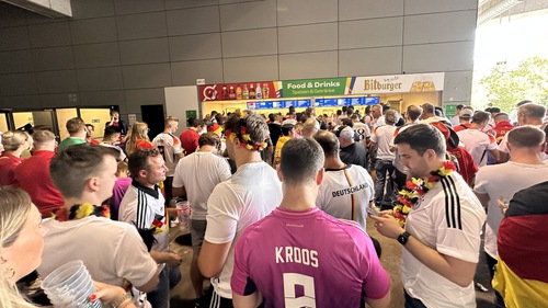 CĐV tại EURO 2024: 'Họ làm gì khi trận đấu diễn ra'