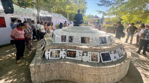 "Khát vọng hòa bình" của danh họa Lê Bá Đảng