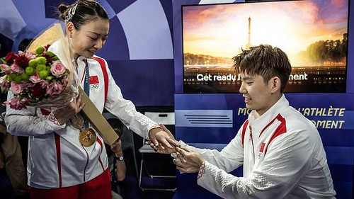 Nữ VĐV Trung Quốc được cầu hôn bằng nhẫn kim cương ngay sau khi giành HCV Olympic 2024, dân mạng chỉ biết trầm trồ