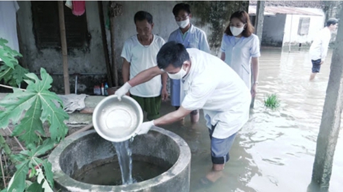 Cách làm sạch nước để ăn, uống sau bão, lụt