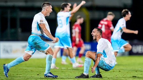 Đội tuyển bóng đá yếu nhất cuối cùng đã biết thắng, kẻ bại trận vẫn là... 'người cũ' của 20 năm trước