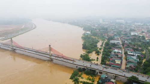 Thành phố Yên Bái: Hơn 3.500 hộ dân phải di dời do nước sông Hồng dâng cao
