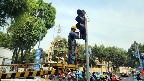 Tp. Hồ Chí Minh lắp thêm đèn tín hiệu rẽ phải để giảm ùn tắc tại các nút giao