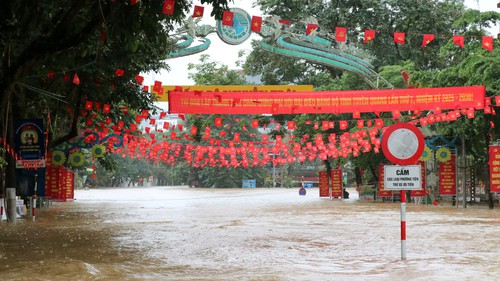 Nước sông Lô, Tuyên Quang dâng kỷ lục, gây ngập lụt trên diện rộng