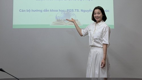 Hoa khôi cầu lông Nguyễn Thùy Linh khoe học vấn đáng nể