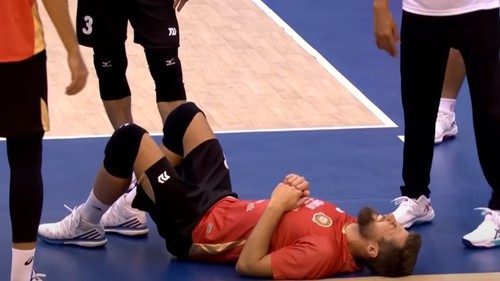 Tin nóng thể thao tối 12/10: Nhà vô địch thế giới gặp biến cố, đội bóng chuyền Việt Nam lo sốt vó