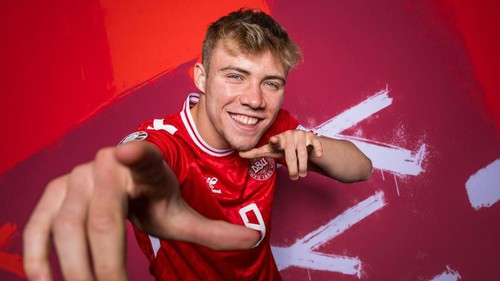 Rời MU, Hojlund hóa 'sát thủ', cứ chạm đâu là có bàn thắng ở đó