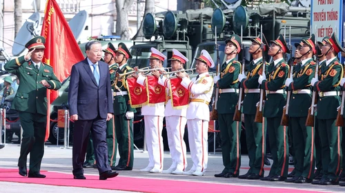 Tổng Bí thư Tô Lâm dự Lễ kỷ niệm 80 năm Ngày truyền thống Lực lượng vũ trang Quân khu 4 và đón nhận Huân chương Hồ Chí Minh