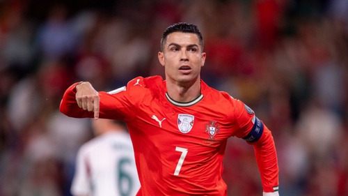 Ronaldo lập kỷ lục ghi bàn ở vòng loại World Cup với cú đúp vào lưới Hungary 