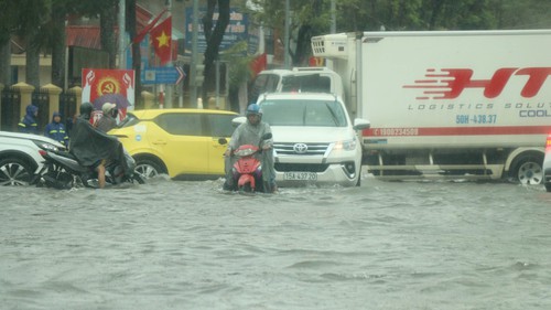 Hải Phòng ngập úng ngập cục bộ sau mưa lớn