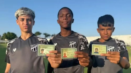 Bộ ba 'Messi, Neymar, Iniesta' gây sốt khi cùng khoác áo một đội bóng ở Brazil