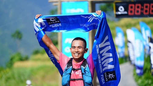 Từng không chạy nổi 5 km, anh bán phở ở Sa Pa lập kỷ lục 100km ở VMM 2025 nhờ bí quyết đặc biệt