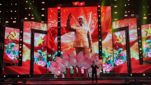  TP. Hồ Chí Minh: Chương trình nghệ thuật đặc biệt “Dưới ánh sáng quang vinh”