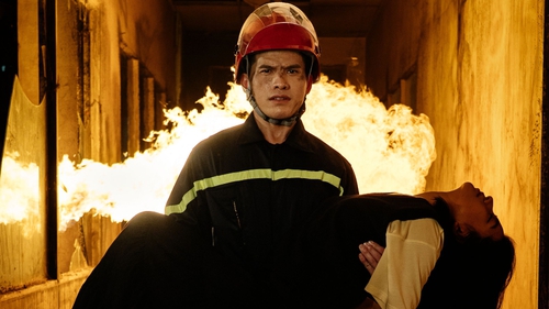 Quốc Thiên mạo hiểm quay MV “Tự dưng thành người lạ”