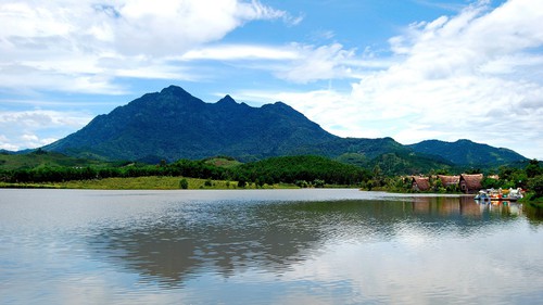 Cùng con xuyên đêm leo núi Ba Vì và những trải nghiệm khó quên