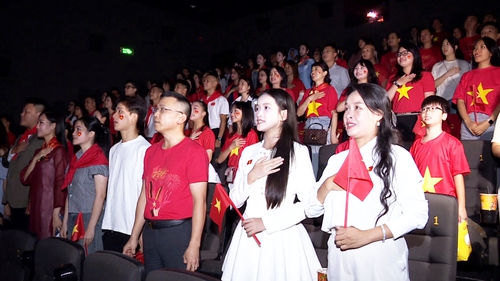 Phim hoà nhạc "Tổ quốc trong tim: The concert film": Phát triển công nghiệp văn hóa từ hiệu ứng "concert quốc gia"