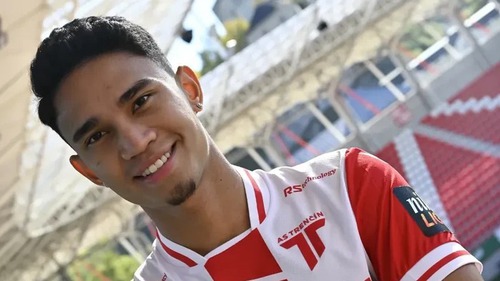 Ngôi sao của ĐT Indonesia bị đồng đội chế nhạo trong trận ra mắt đội bóng châu Âu 