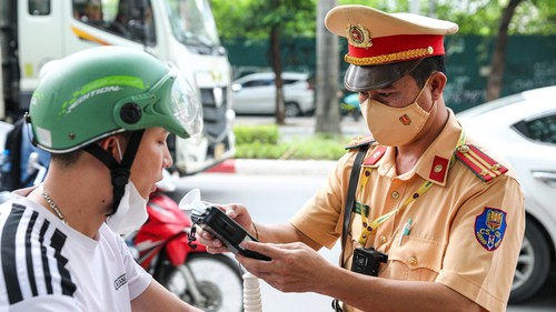 Tiếp tục chuyên đề kiểm tra nồng độ cồn trong một khung giờ nhất định, 54,4% số người vi phạm ở độ tuổi từ 36-55