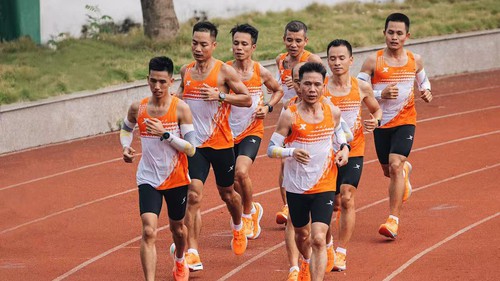 Standard Chartered Marathon Di sản Hà Nội 2025 huấn luyện người dẫn tốc