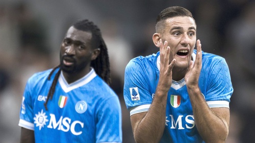 PSV - Napoli: Một con ngựa đau, cả tàu phải đứng dậy