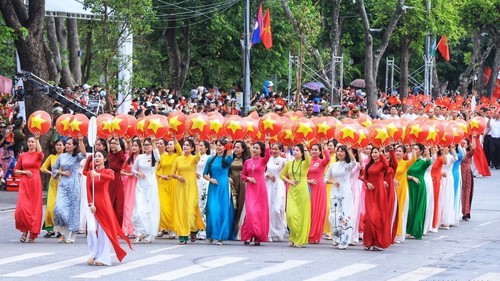 Phụ nữ Việt Nam: 95 năm ghi đậm dấu ấn kiên trung, nhân ái, đảm đang, bất khuất