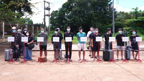 Tiếp nhận 15 công dân Việt Nam do phía Campuchia trao trả