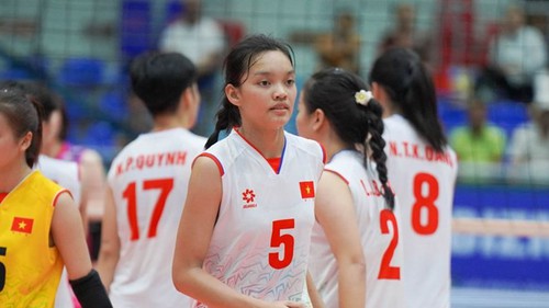 Tin nóng thể thao tối 21/10: Sao bóng chuyền Việt Nam 16 tuổi phá kỷ lục của Kim Huệ khi nhận quyết định của HLV Tuấn Kiệt