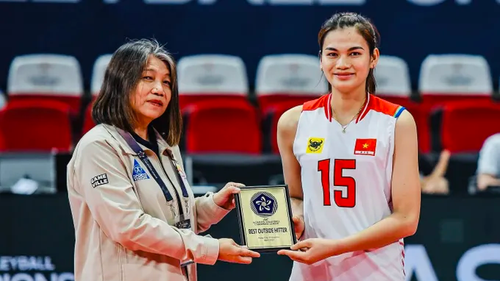 
Sau khi được HLV Tuấn Kiệt triệu tập cho SEA Games, 3 sao bóng chuyền Việt Nam nhận tiếp quyết định quan trọng