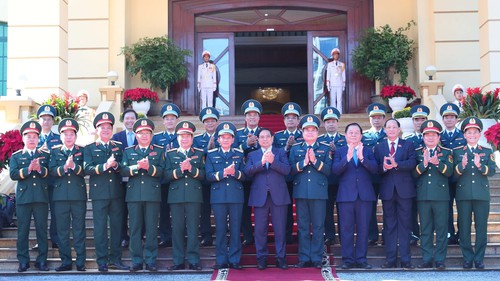 Thủ tướng dự Lễ đón nhận danh hiệu Anh hùng LLVT nhân dân của Quân chủng Phòng không - Không quân