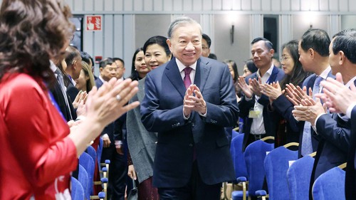 Tổng Bí thư Tô Lâm gặp cán bộ Đại sứ quán và cộng đồng người Việt tại Bắc Âu