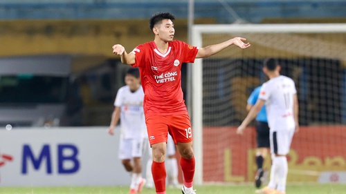 HLV Hoàng Văn Phúc: 'V-League và nhiệm vụ của cầu thủ trẻ'