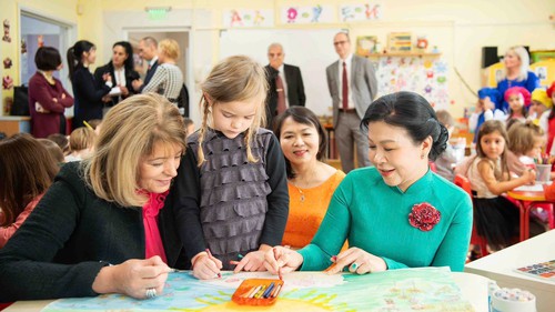 Phu nhân Tổng Bí thư Tô Lâm thăm, giao lưu cùng các em nhỏ tại Trường mầm non số 2 “Zvanche”