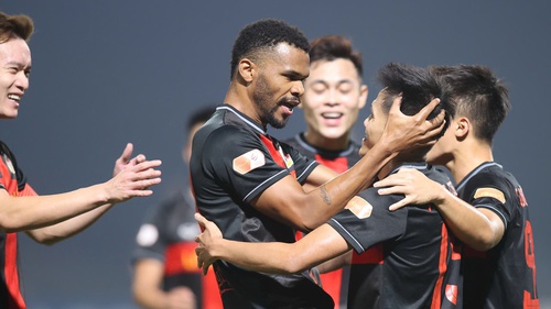 Hoàng Đức, Văn Lâm cùng Ninh Bình băng băng đến ngôi vô địch lượt đi V-League