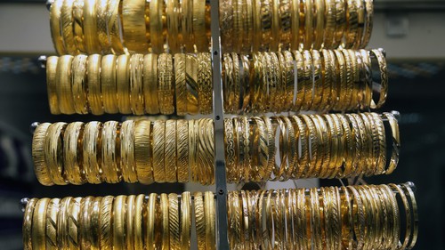 Giá vàng chạm mức thấp nhất trong gần ba tuần