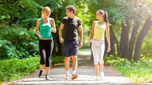 Đi bộ liên tục tối thiểu trong 10 phút giảm đáng kể nguy cơ bệnh tim mạch