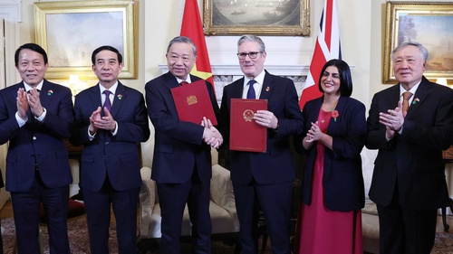 Tuyên bố chung về việc nâng cấp quan hệ Việt Nam - Anh lên đối tác chiến lược toàn diện