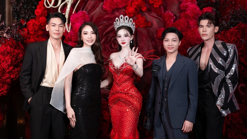 Hoa hậu Kiều Vũ đấu giá quà sinh nhật ủng hộ đồng bào bão lụt